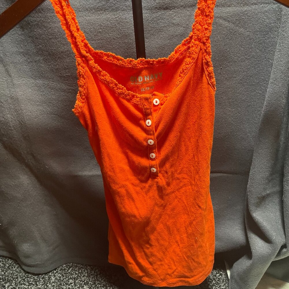 Tank top by Old Navy. Size xs Juniors